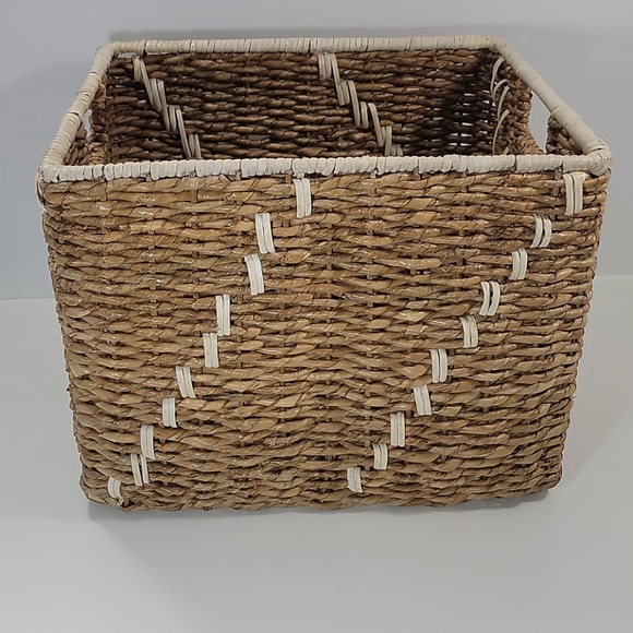 Wicker Small Milk Crate/ Cube Storage - Picture 1 of 3